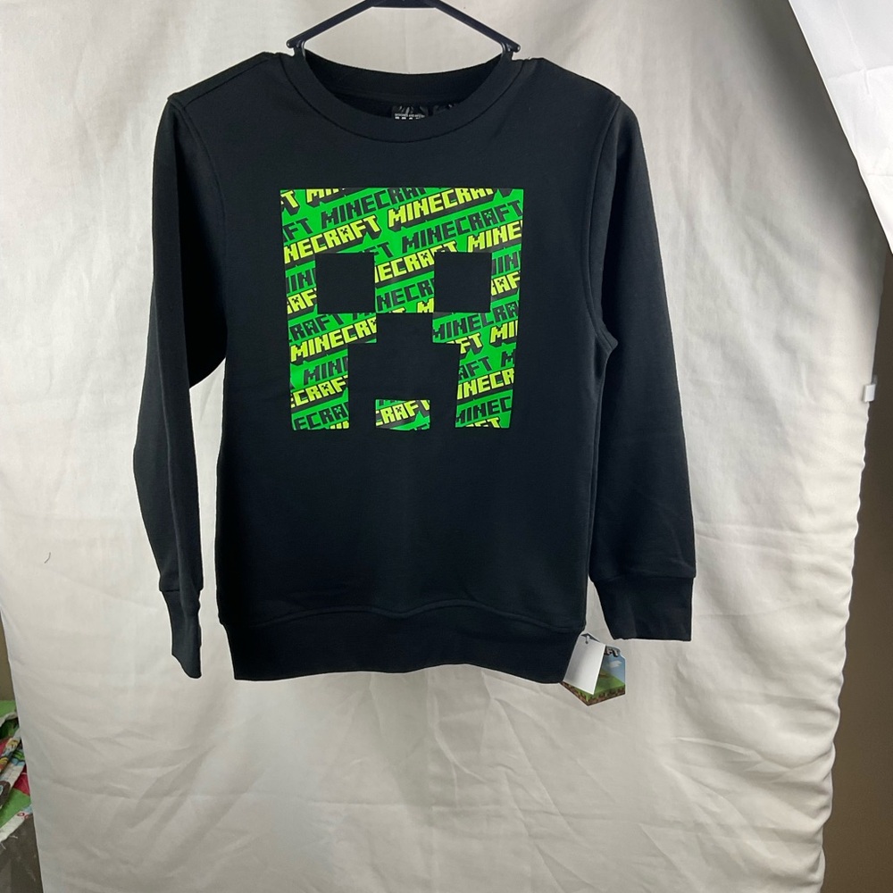 Minecraft Crewneck with Creeper on the front